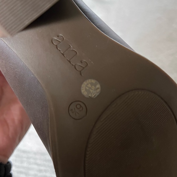 Womens size 6.5 - brown - booties - Picture 2 of 5